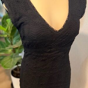 Black Lace V-Neck Bodycon Dress